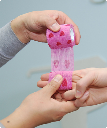 Flexibelt självhäftande bandage